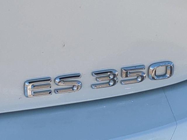 Photo of 2022 Eminent White Pearl Lexus ES 350