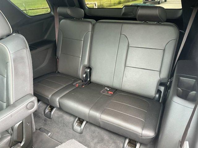 Photo of 2023 Iridescent Pearl Tricoat Chevrolet Traverse