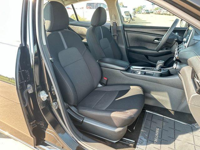 Photo of 2024 Black Nissan Sentra