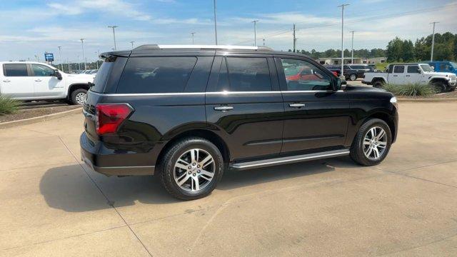 Photo of 2022 Black Metallic Ford Expedition