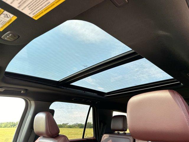 Photo of 2022 Black Metallic Ford Expedition