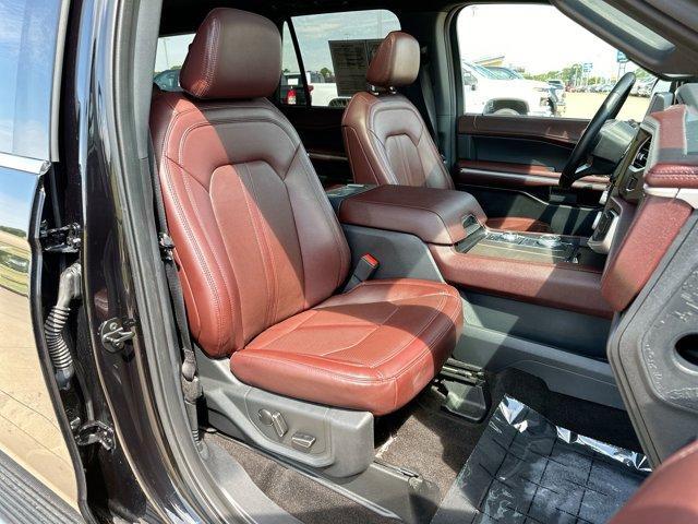 Photo of 2022 Black Metallic Ford Expedition