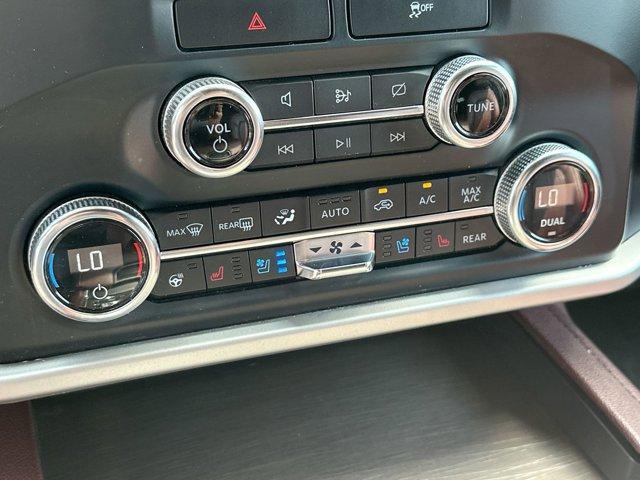 Photo of 2022 Black Metallic Ford Expedition