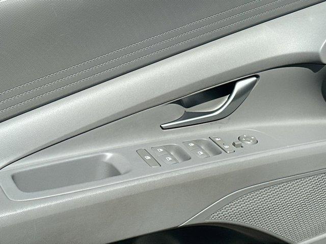 Photo of 2023 Onyx Black Hyundai ELANTRA