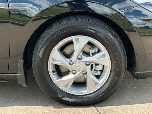 Photo of 2023 Onyx Black Hyundai ELANTRA
