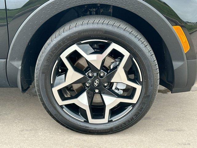 Photo of 2024 Phantom Black Hyundai SANTA CRUZ