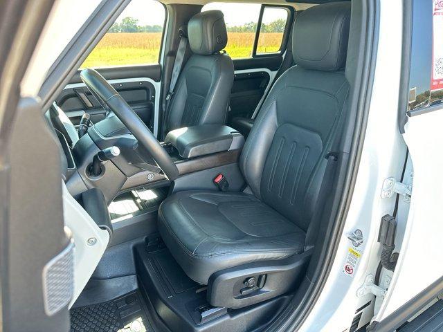 Photo of 2020 Fuji White Land Rover Defender