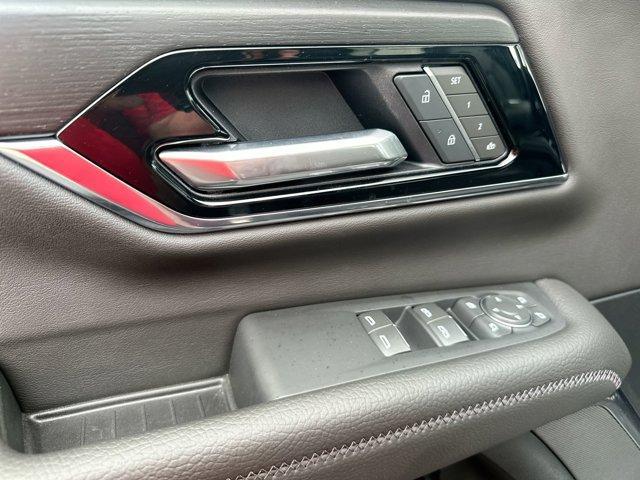Photo of 2025 Onyx Black GMC Yukon XL