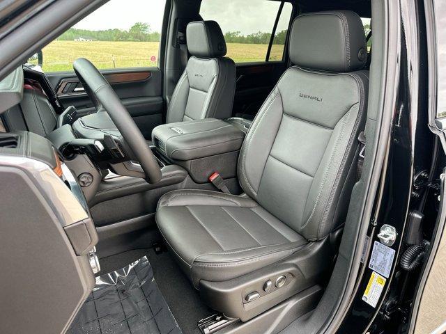 Photo of 2025 Onyx Black GMC Yukon XL