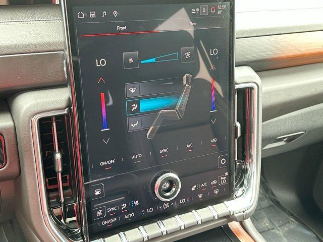 Photo of 2025 Onyx Black GMC Yukon XL