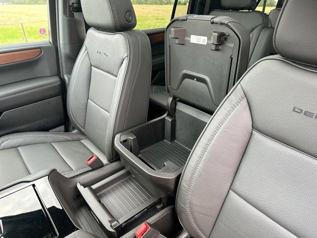 Photo of 2025 Onyx Black GMC Yukon XL