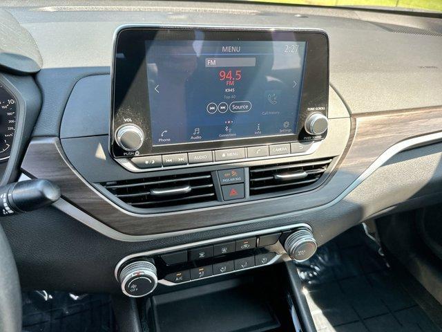 Photo of 2024 Black Nissan Altima