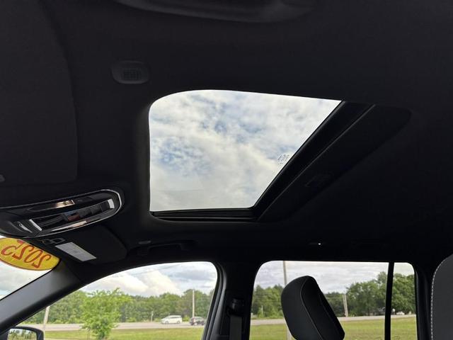 Photo of 2025 Diamond Black Jeep Grand Cherokee L