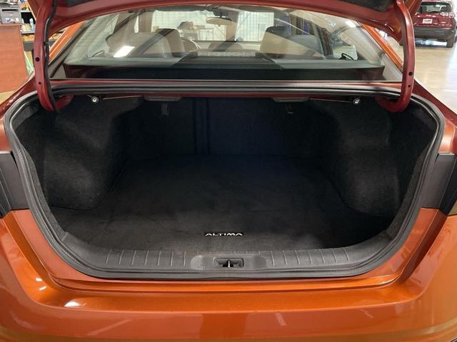 Photo of 2022 Sunset Drift Chromaflair Nissan Altima