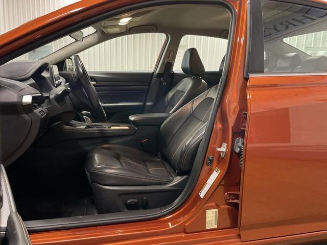 Photo of 2022 Sunset Drift Chromaflair Nissan Altima