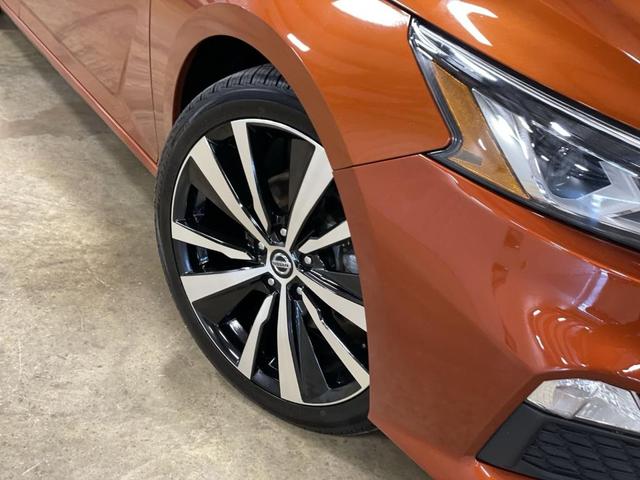 Photo of 2022 Sunset Drift Chromaflair Nissan Altima