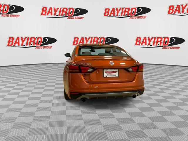Photo of 2022 Sunset Drift Chromaflair Nissan Altima
