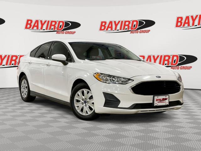Photo of 2020 White Ford Fusion