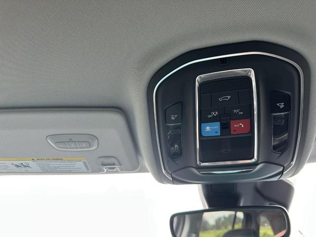 Photo of 2022 Diamond Black Jeep Grand Cherokee