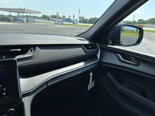 Photo of 2025 Baltic Gray Jeep Grand Cherokee L