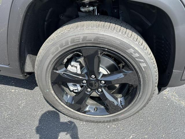 Photo of 2025 Baltic Gray Jeep Grand Cherokee L