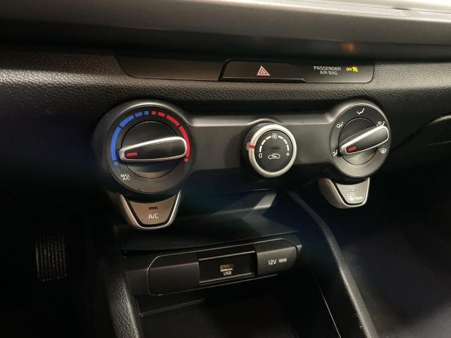 Photo of 2023 White Kia Rio