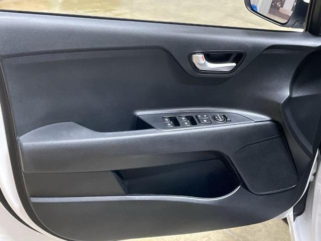 Photo of 2023 White Kia Rio