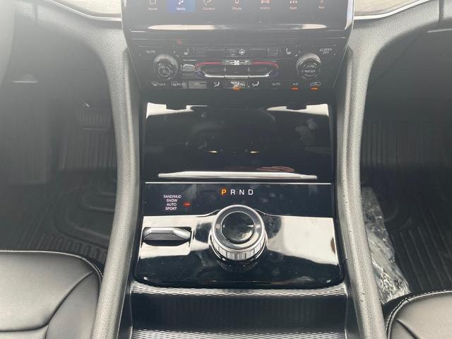 Photo of 2024 Gray Jeep Grand Cherokee