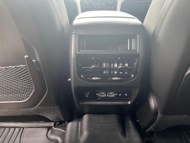 Photo of 2024 Gray Jeep Grand Cherokee
