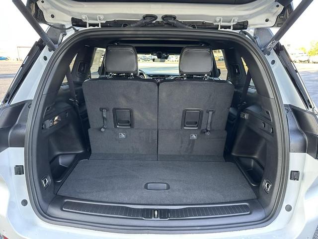 Photo of 2025 Bright White Jeep Grand Cherokee L