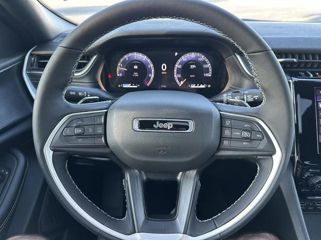 Photo of 2025 Bright White Jeep Grand Cherokee L