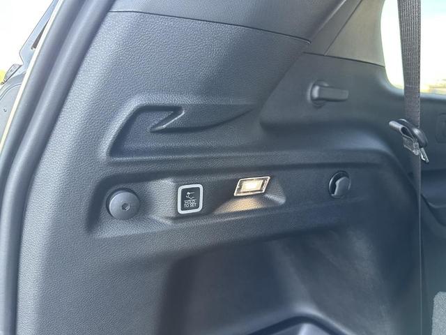 Photo of 2025 Bright White Jeep Grand Cherokee L