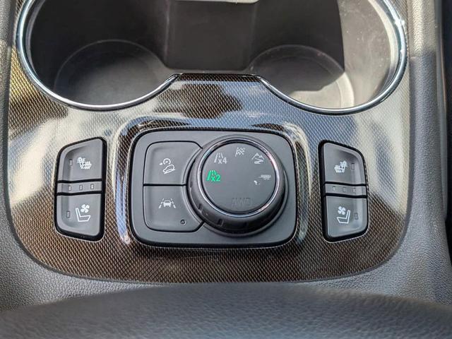 Photo of 2023 Summit White GMC Acadia
