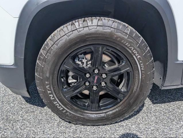 Photo of 2023 Summit White GMC Acadia