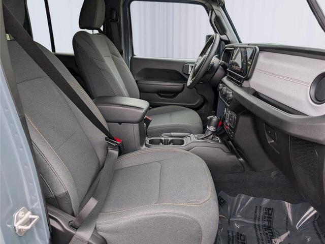 Photo of 2024 Anvil Clear Coat Jeep Wrangler