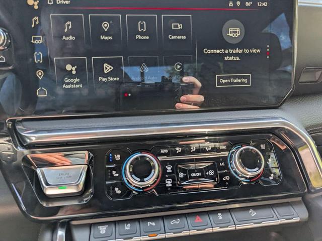 Photo of 2024 Onyx Black GMC Sierra 2500