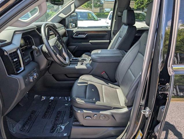 Photo of 2024 Onyx Black GMC Sierra 2500