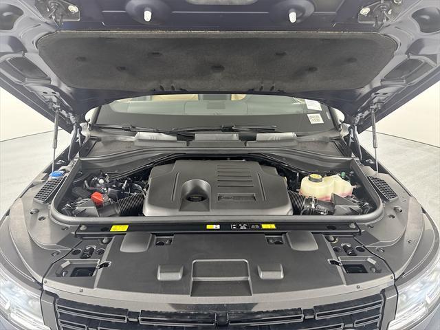 Photo of 2025 Varesine Blue Metallic Land Rover Range Rover Sport