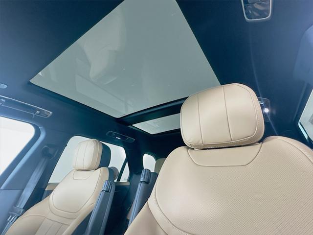 Photo of 2025 Varesine Blue Metallic Land Rover Range Rover Sport