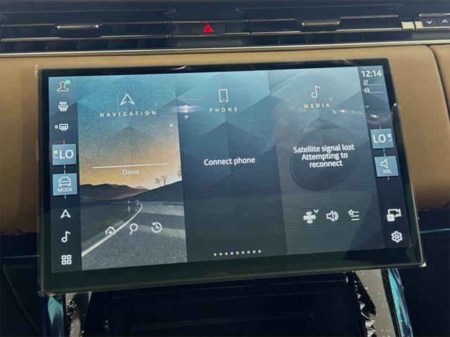 Photo of 2025 Varesine Blue Metallic Land Rover Range Rover Sport