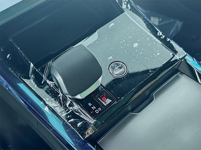 Photo of 2025 Varesine Blue Metallic Land Rover Range Rover Sport