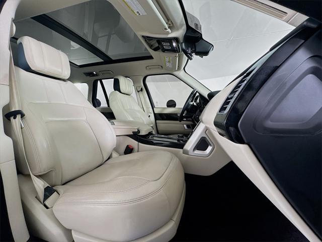 Photo of 2019 Santorini Black Metallic Land Rover Range Rover