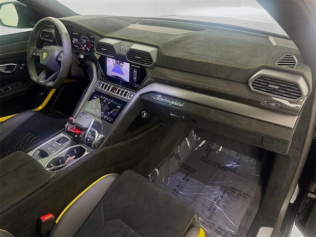Photo of 2024 Nero Helene Metallic Lamborghini Urus
