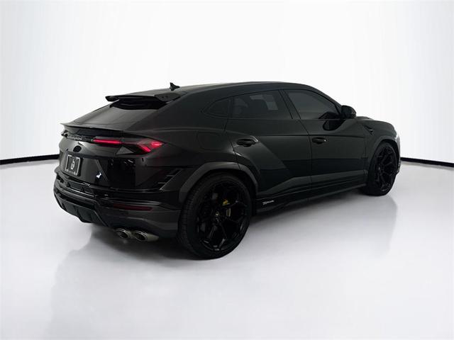 Photo of 2024 Nero Helene Metallic Lamborghini Urus