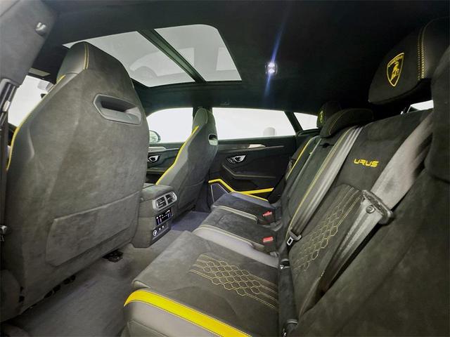 Photo of 2024 Nero Helene Metallic Lamborghini Urus