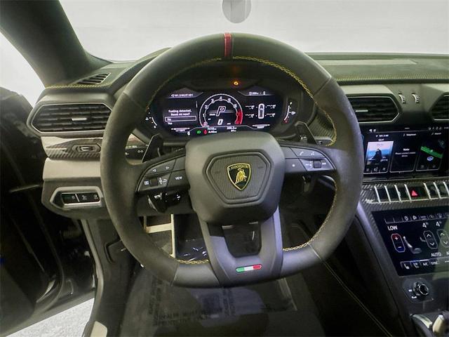 Photo of 2024 Nero Helene Metallic Lamborghini Urus