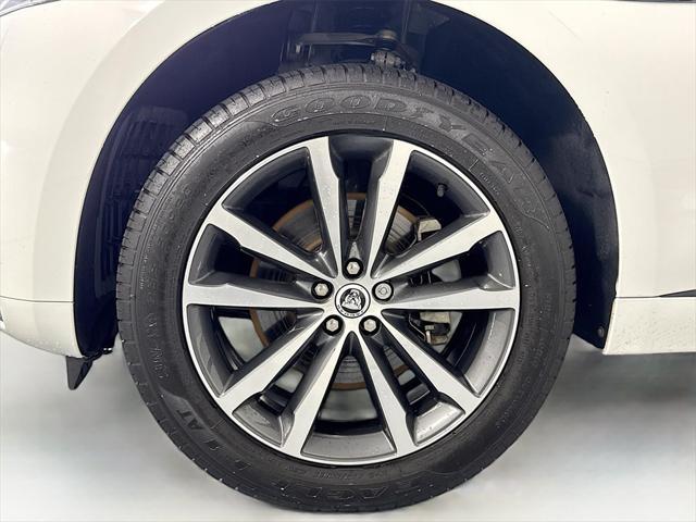 Photo of 2025 White Jaguar F-PACE