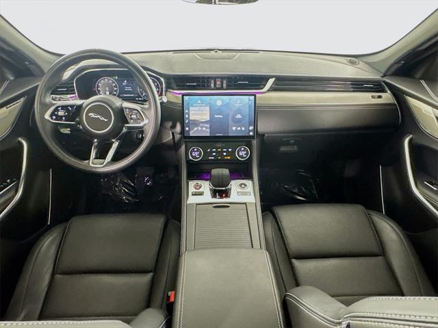 Photo of 2025 White Jaguar F-PACE