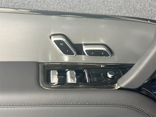 Photo of 2025 Fuji White Land Rover Range Rover Sport