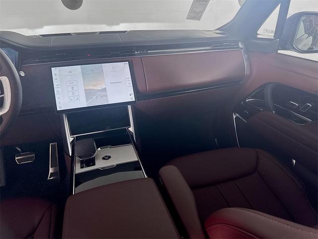 Photo of 2025 Santorini Black Metallic Land Rover Range Rover